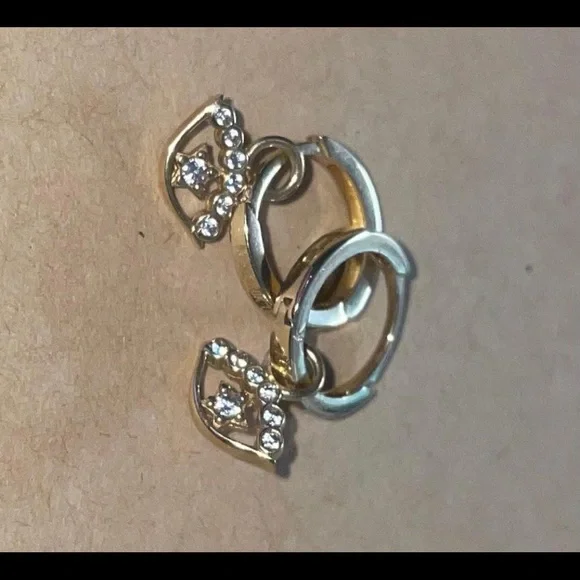 Gold - Picture 1 of 1